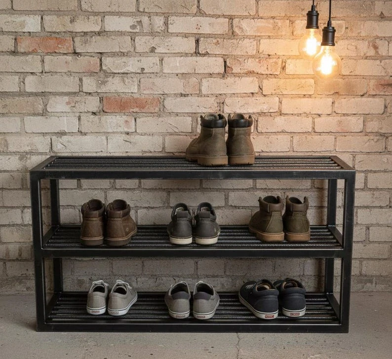 Industriální botník z roxoru – autentický loftový design, na míru